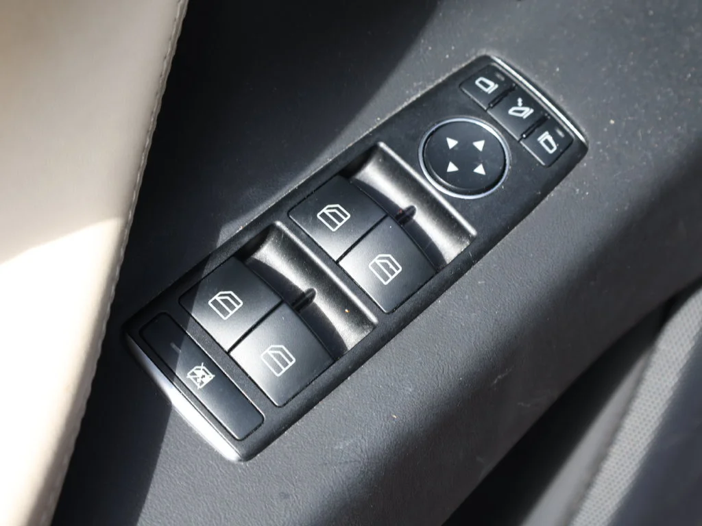 Used 2019 Red Tesla  image 13