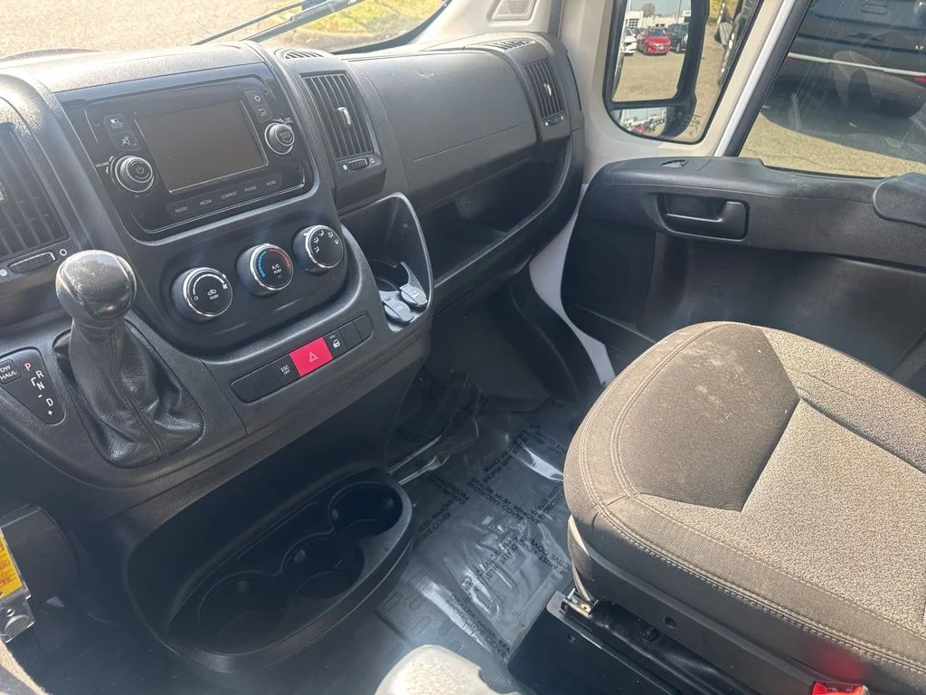 Used 2019 White Ram Base image 21