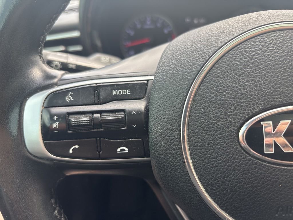 Used 2021 Everlasting Silver Kia EX image 16