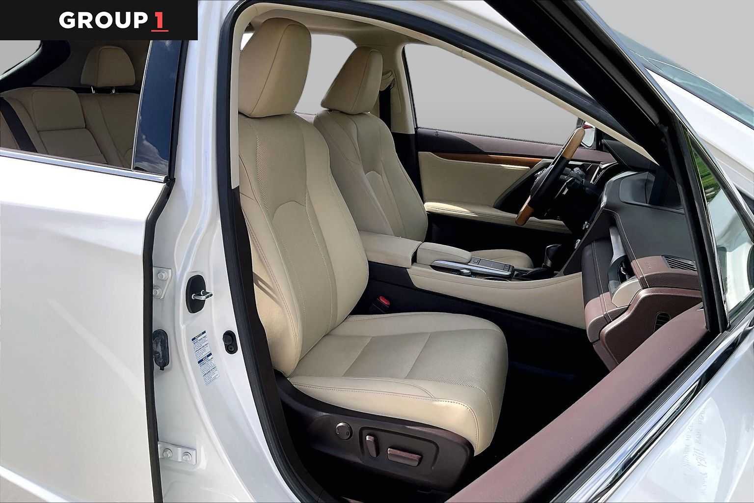 Certified Used 2020 Eminent White Pearl Lexus  image 8