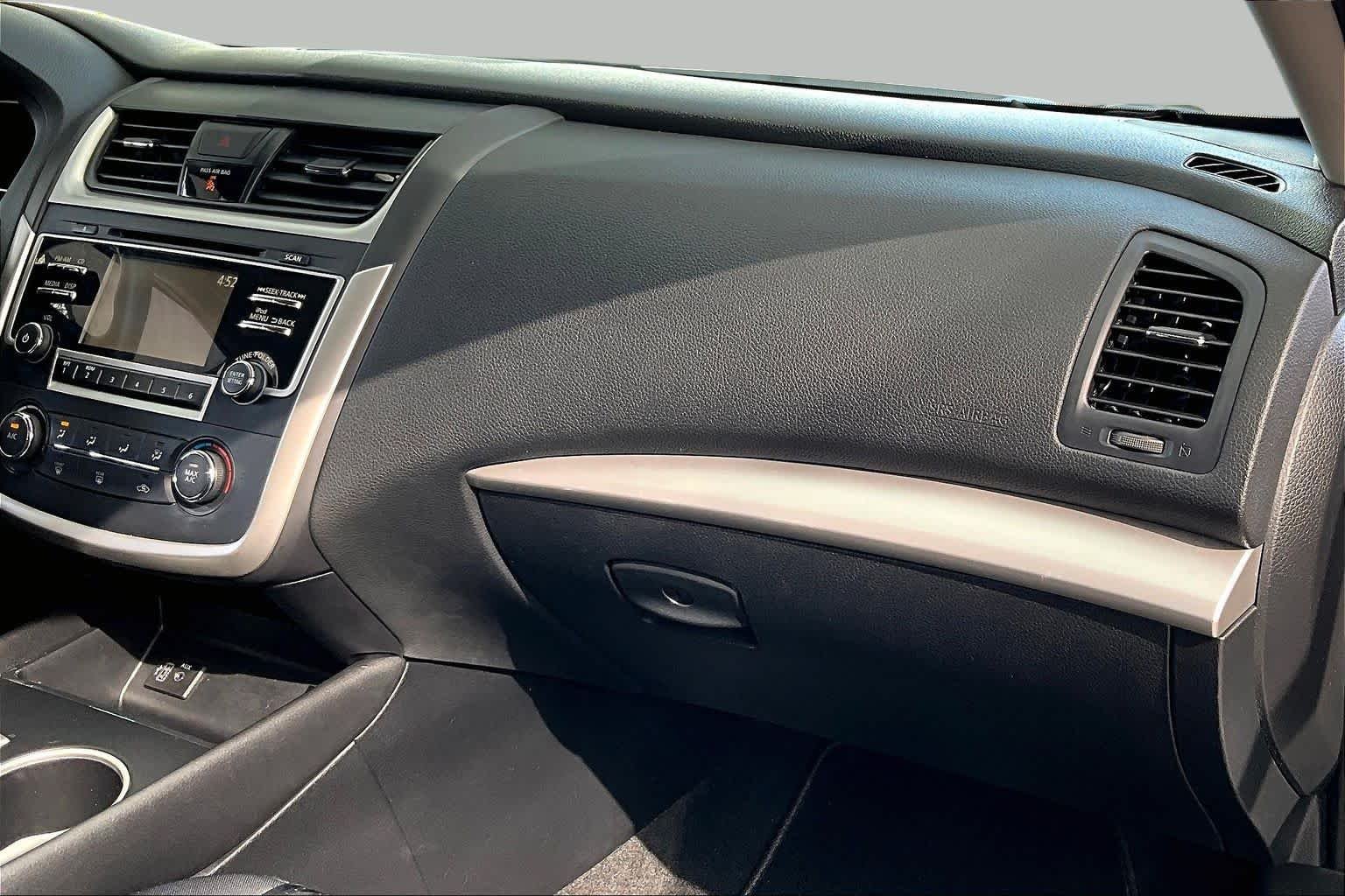 Used 2018 Gun Metallic Nissan 2.5 S image 17