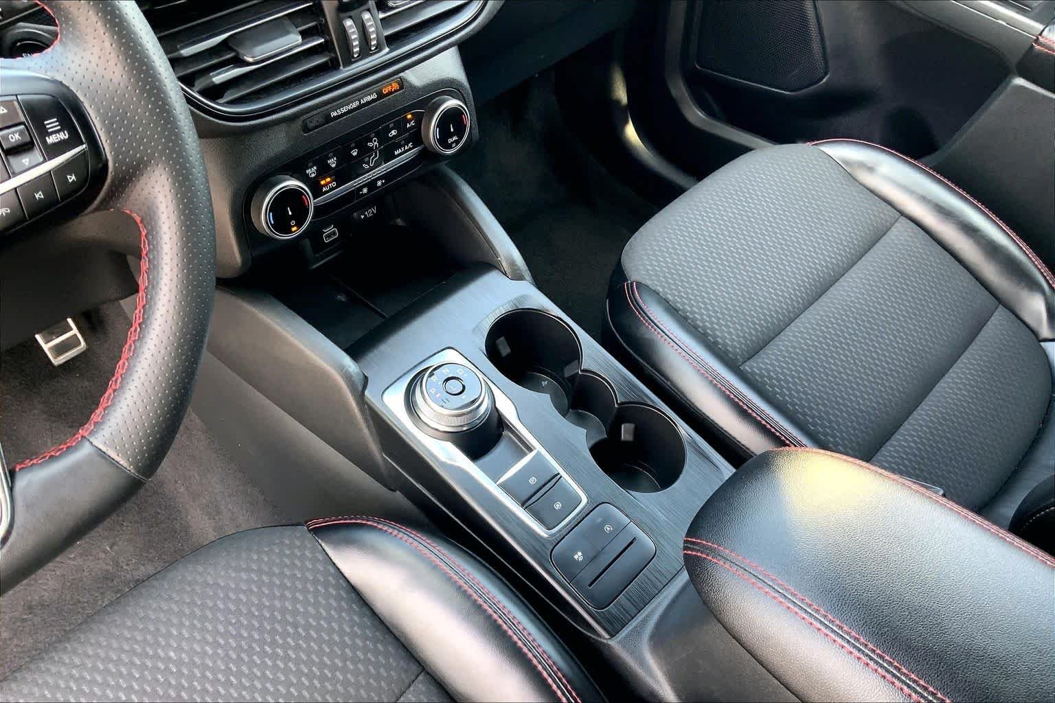 Used 2024 Agate Black Metallic Ford ST-Line image 15