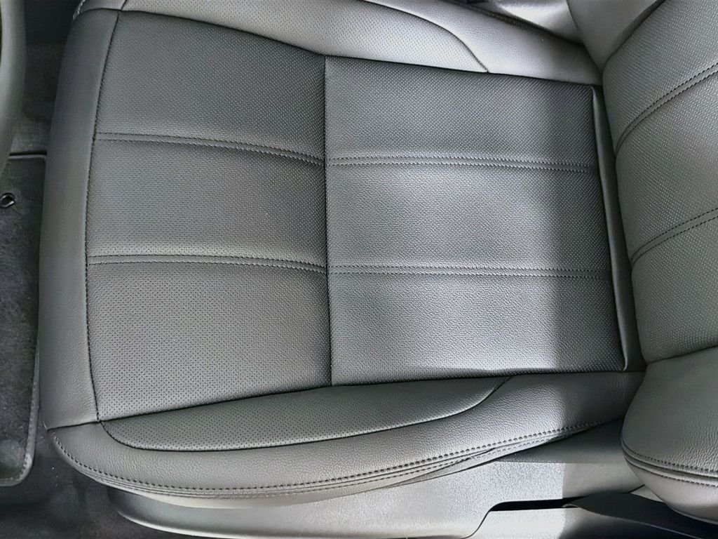 New 2026 Tribeca Blue Land Rover S image 20