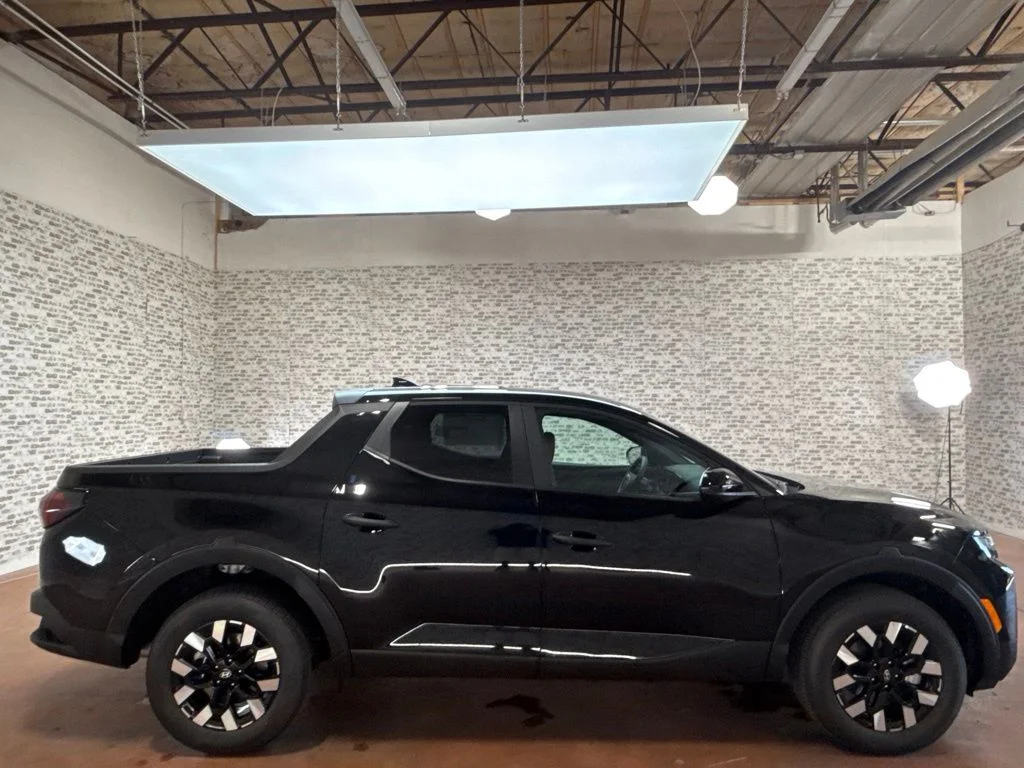 New 2027 Phantom Black Hyundai SE image 8