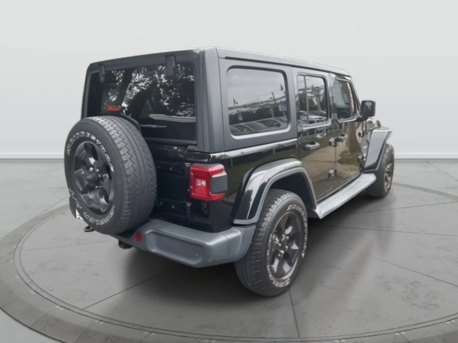 Used 2018 Black Jeep Unlimited Sahara image 5