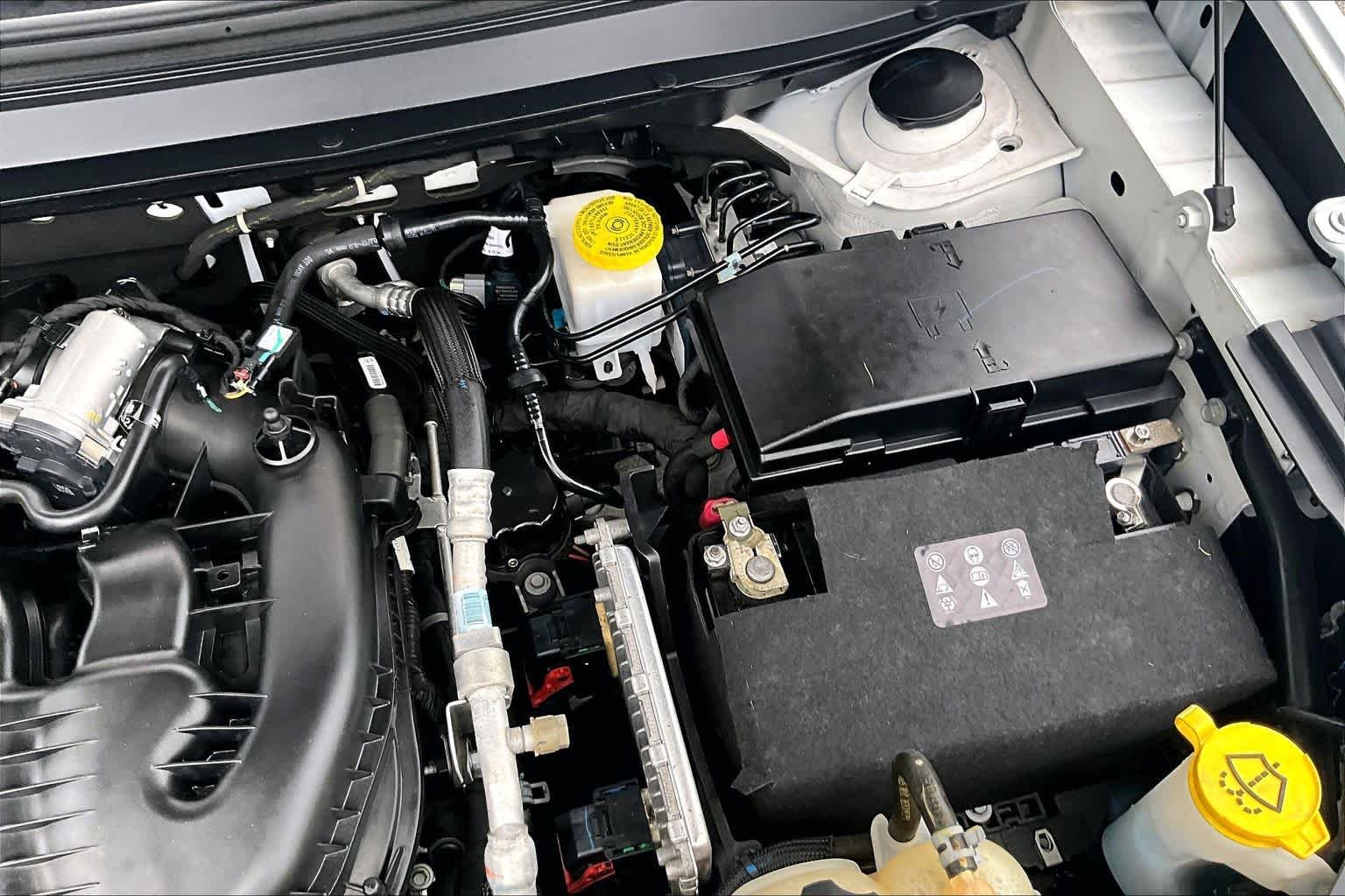 Used 2019 Bright White Clearcoat Jeep Limited image 32
