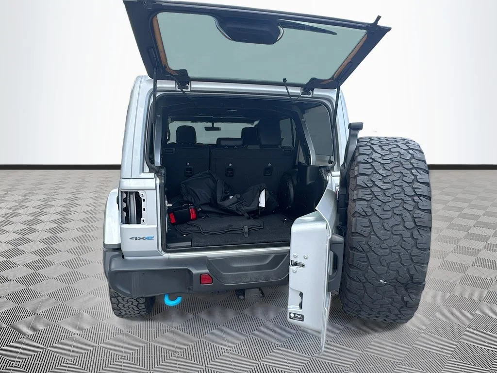 Used 2023 Silver Jeep Rubicon 4xe image 30