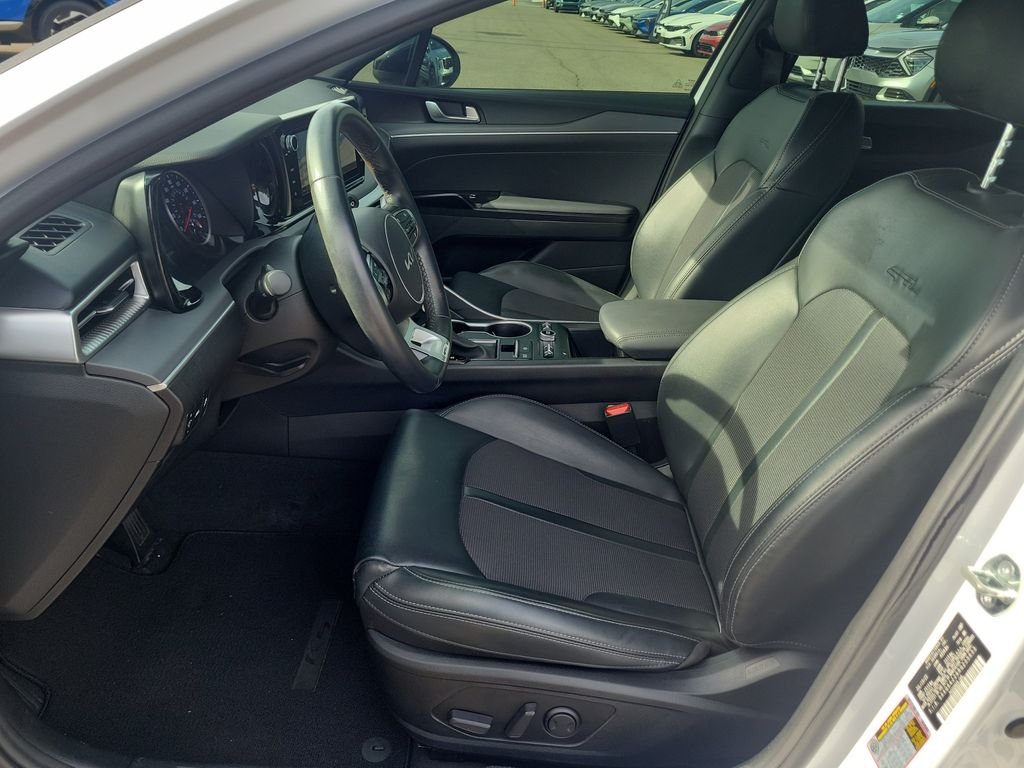Used 2024 White Kia GT-Line image 20