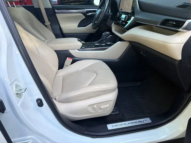 Used 2024 Off-white Toyota Limited image 13
