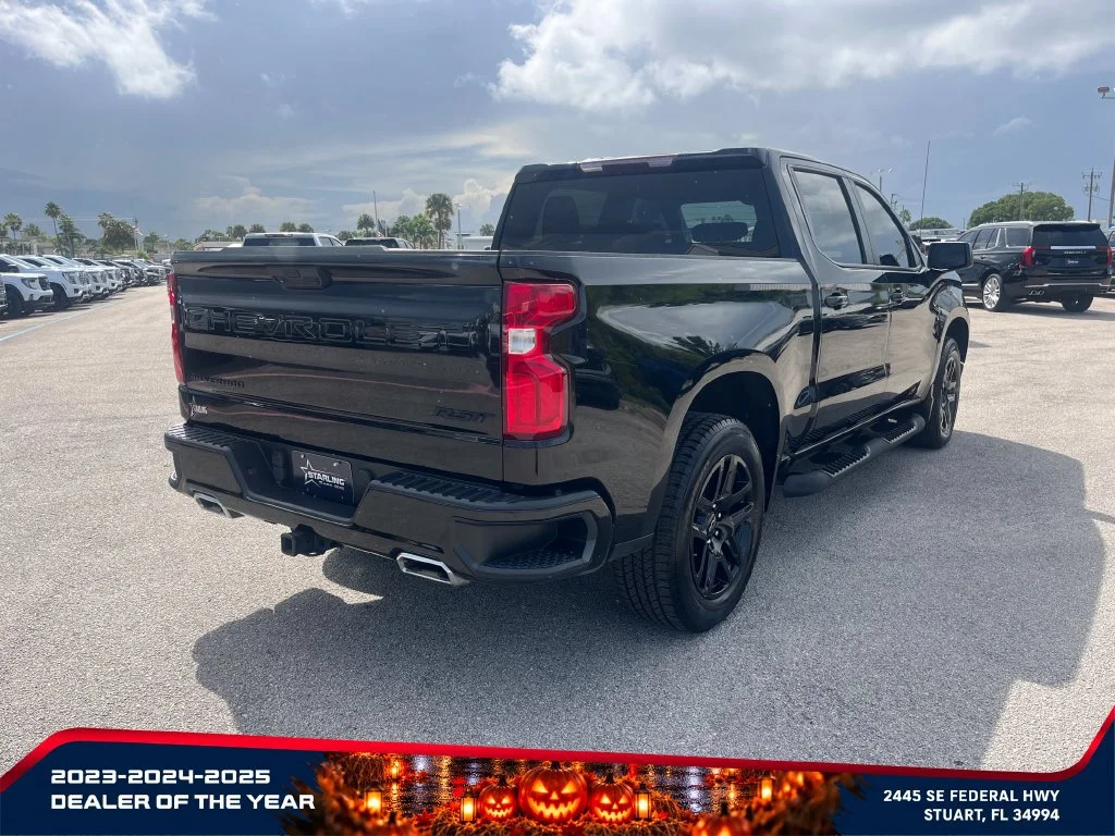 Used 2023 BLACK Chevrolet RST image 5