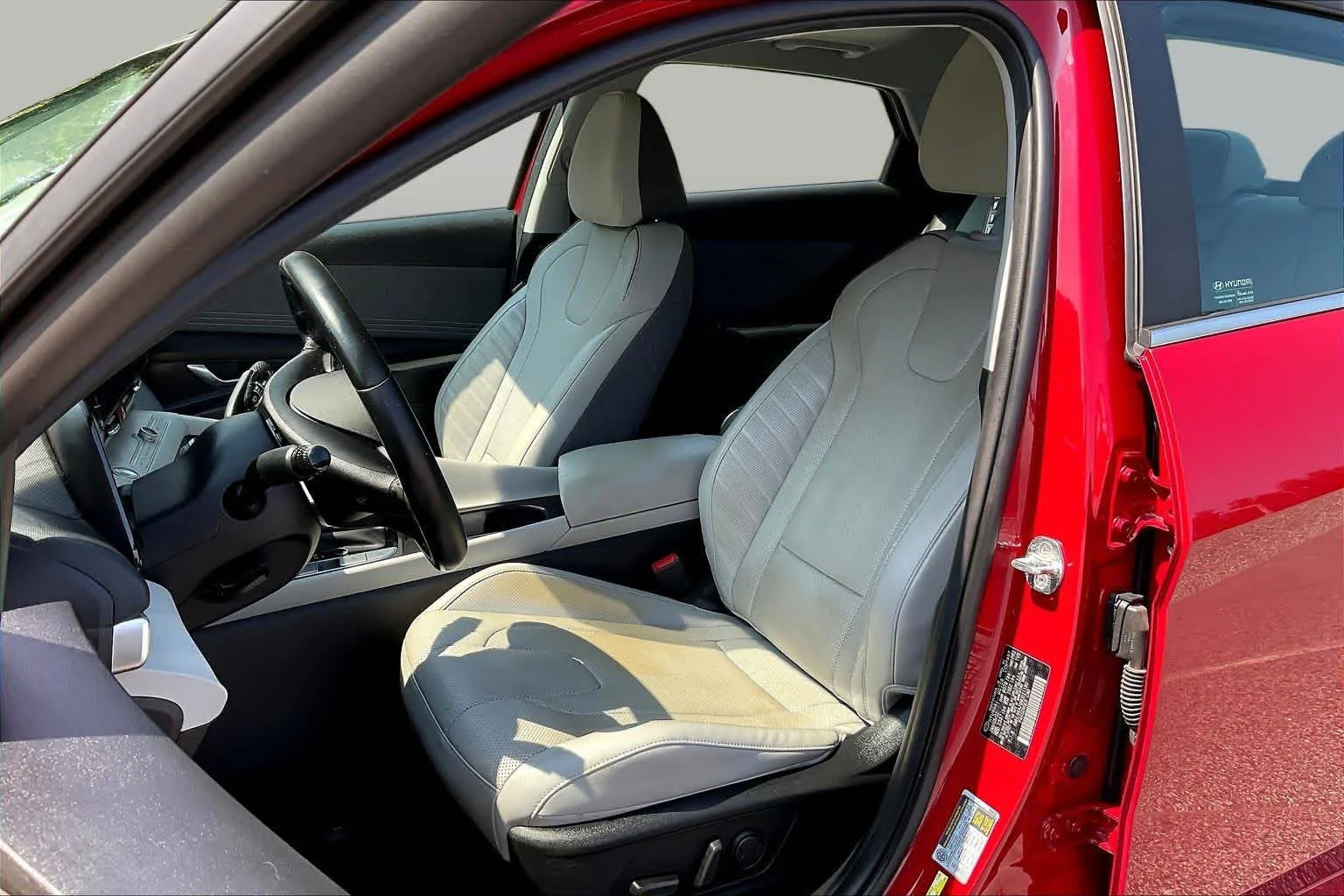 Used 2022 Scarlet Red Pearl Hyundai Limited image 8