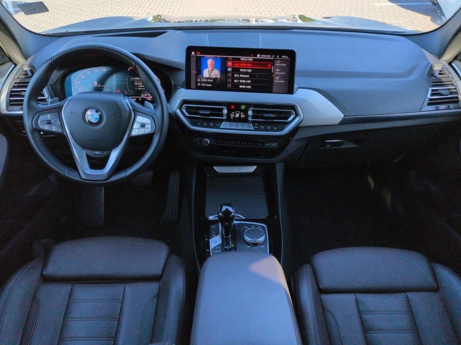 Used 2022 Dark Graphite BMW xDrive30i image 16