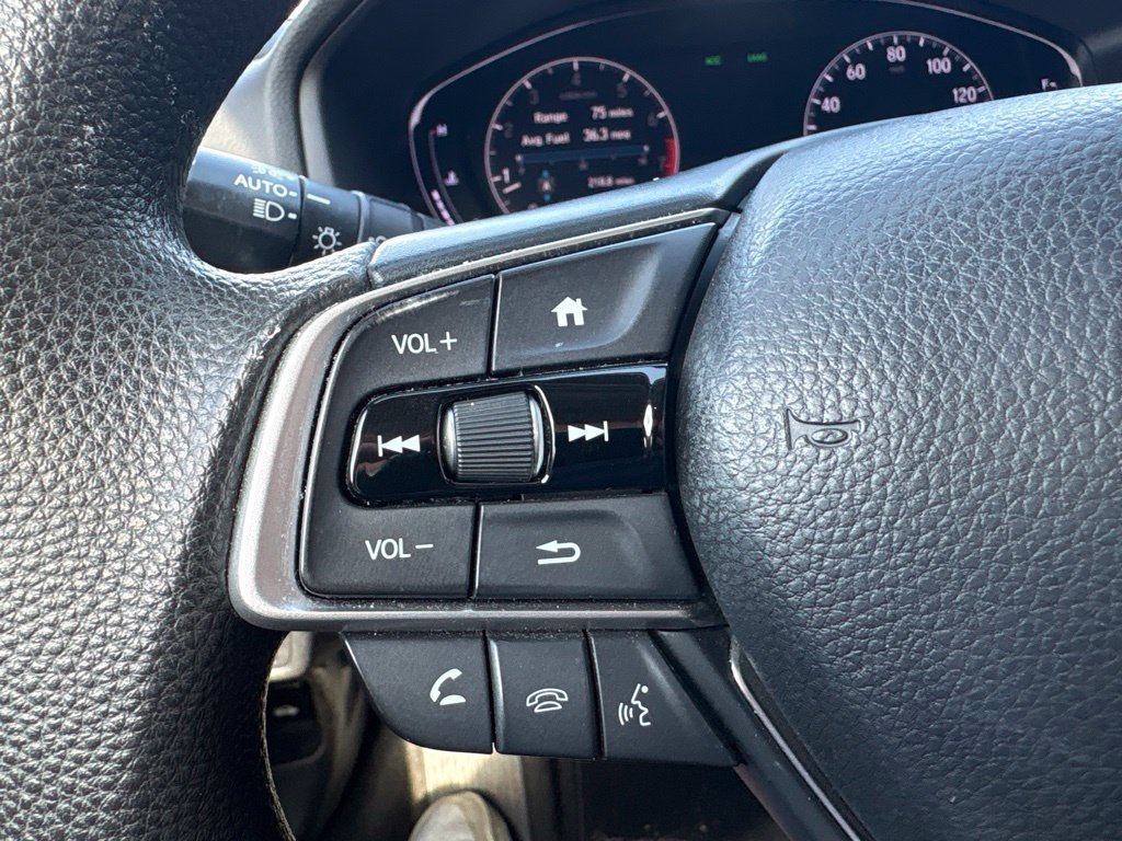 Used 2018 White Honda EX image 16