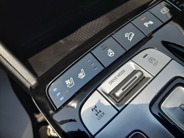 Used 2022 Silver Hyundai Limited image 26