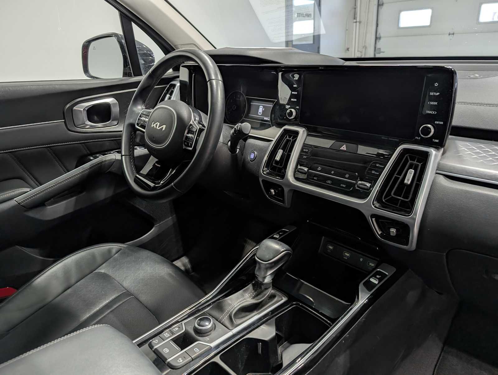 Used 2022 RED Kia SX image 44