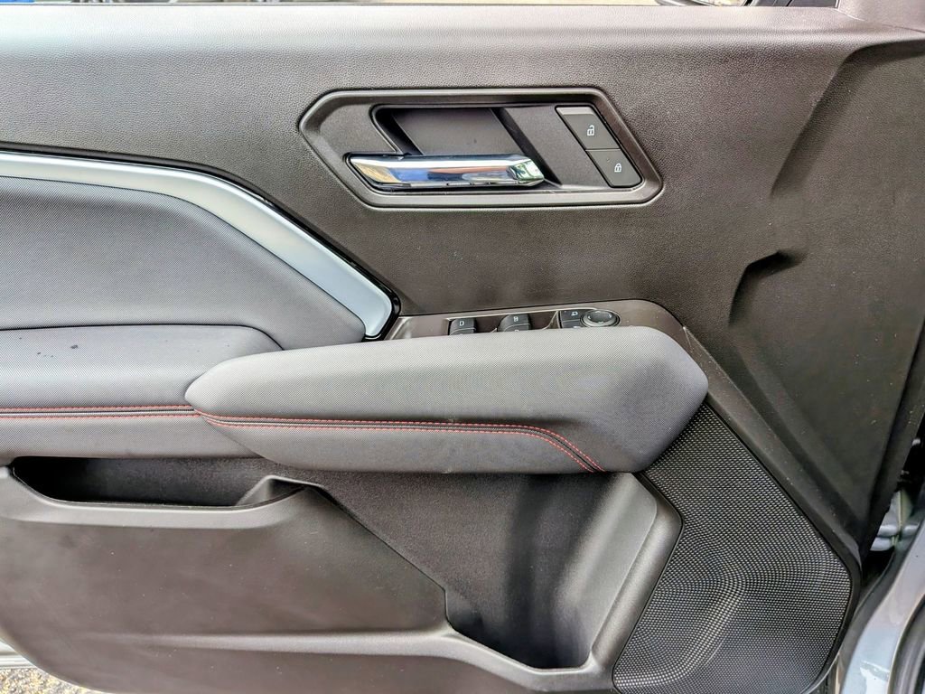 2025 Chevrolet Colorado Z71 - Photo 12