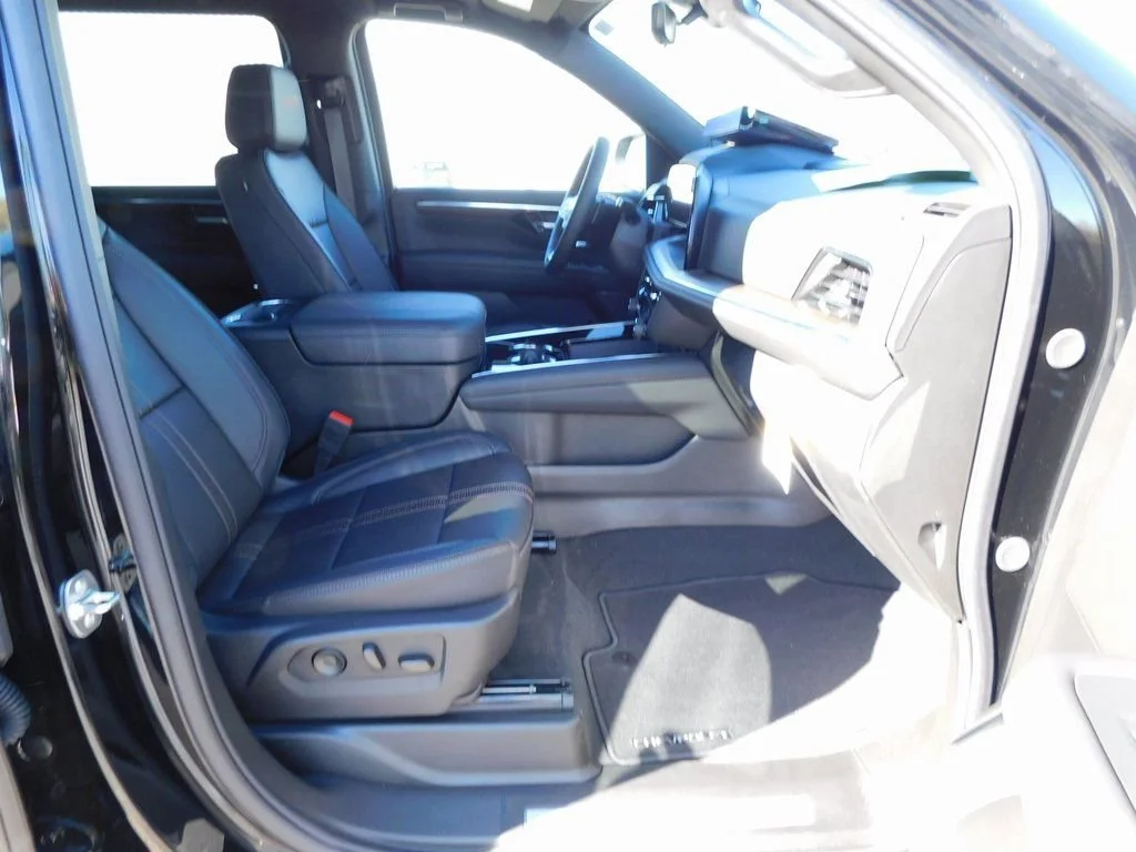 2025 Chevrolet Suburban High Country - Photo 18