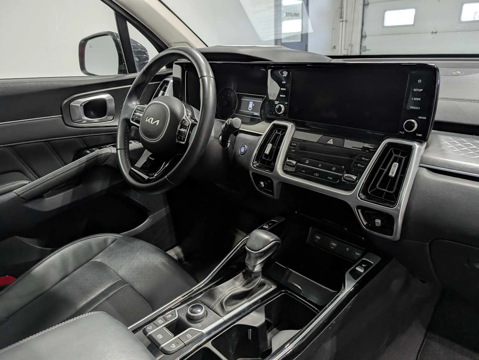Used 2022 RED Kia SX image 44