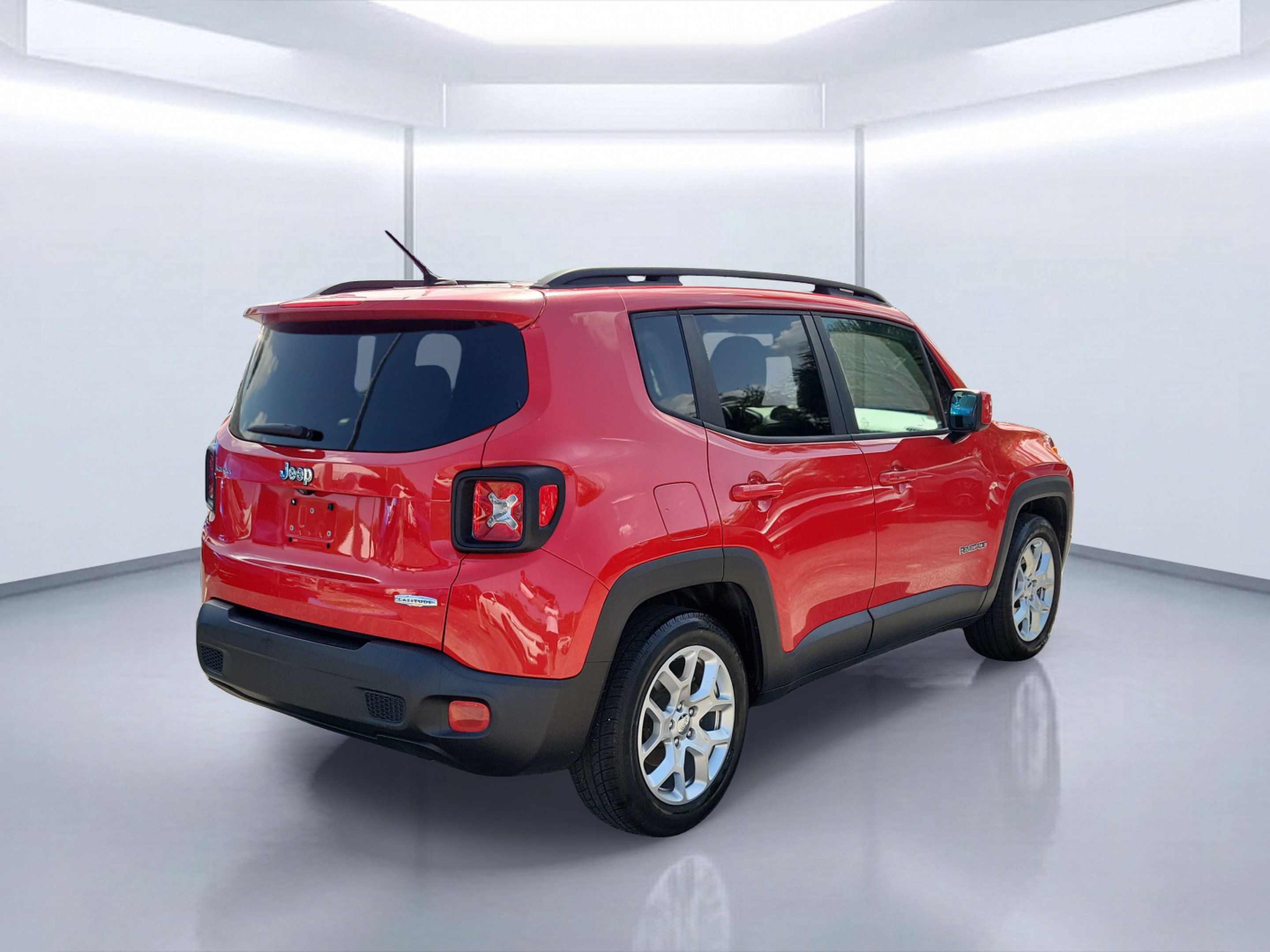 Used 2017 Colorado Red Jeep Latitude image 4