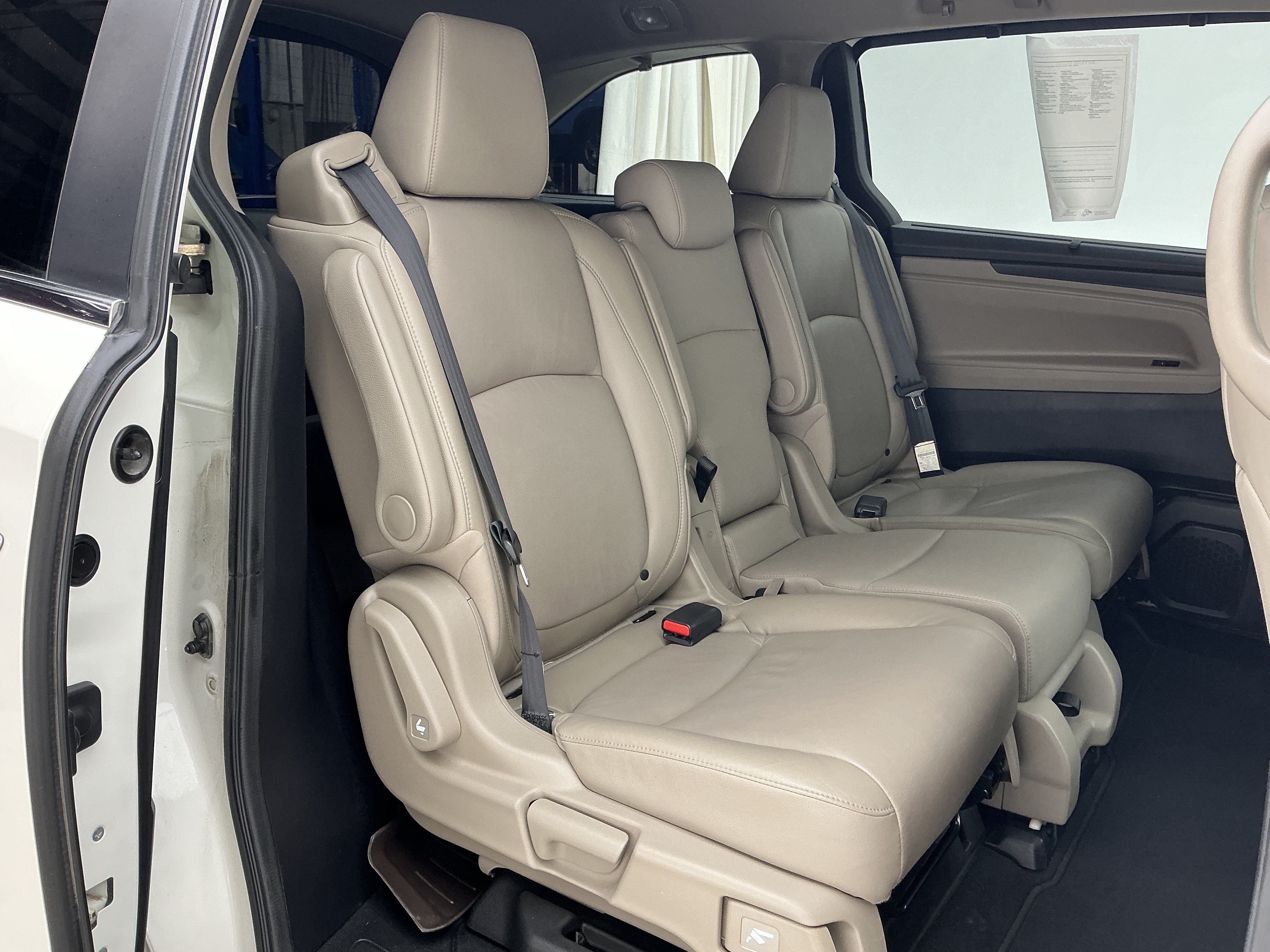 Used 2018 White Diamond Pearl Honda EX-L image 23
