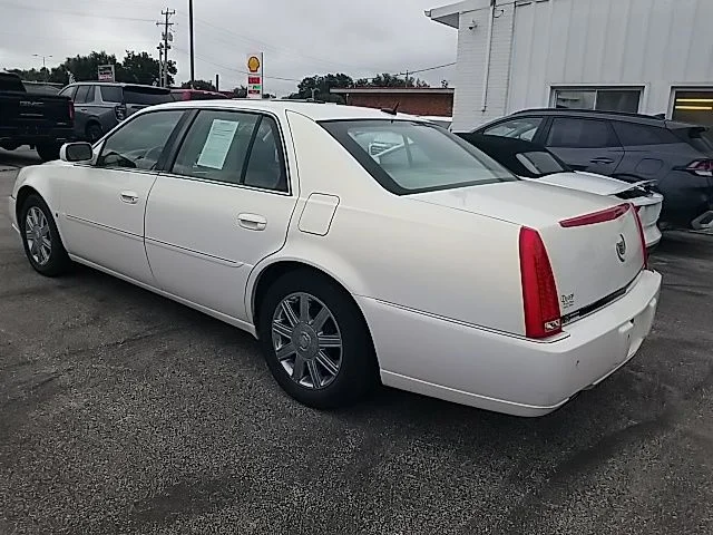 Used 2006 White Cadillac Base image 14