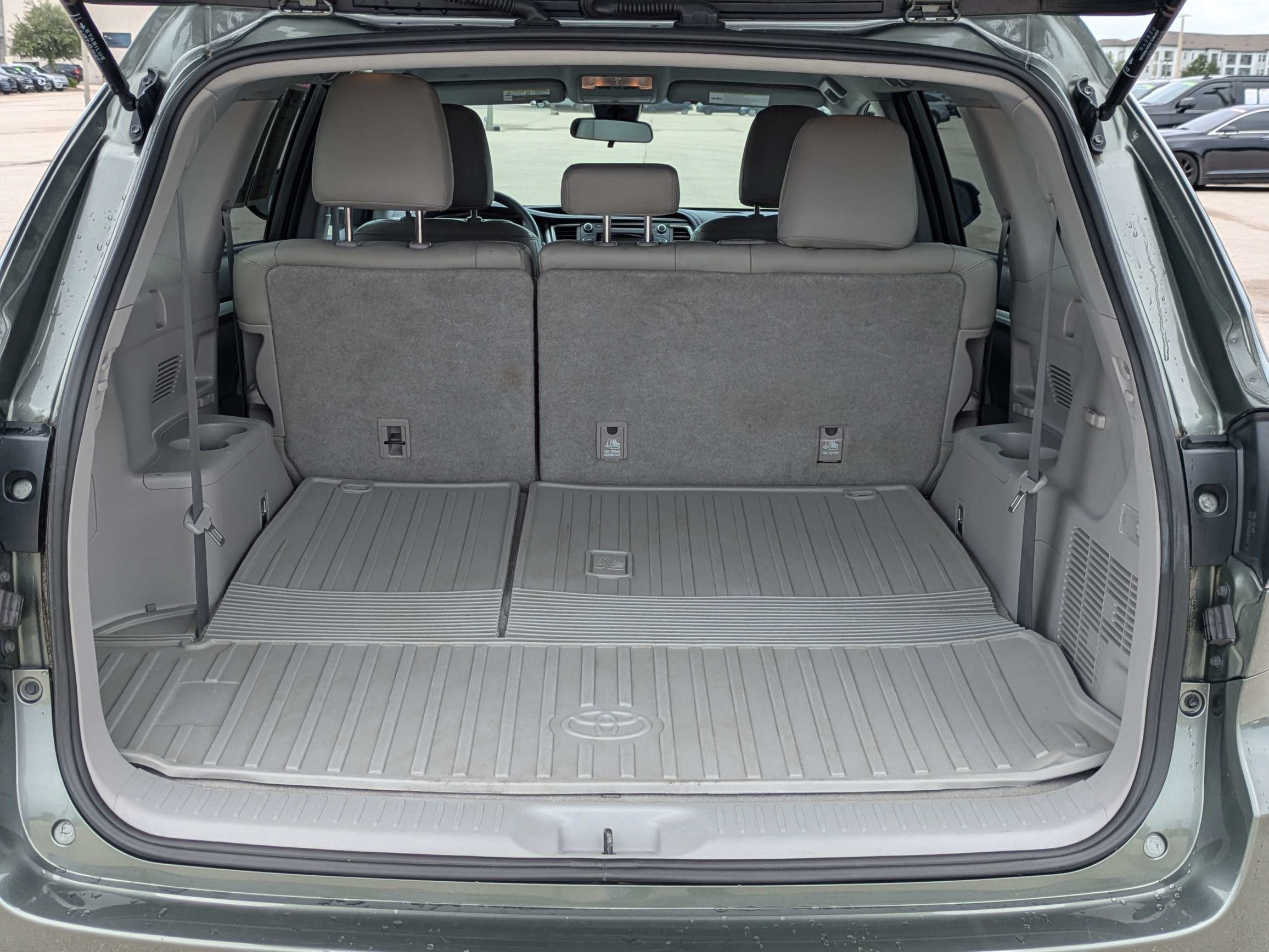 Used 2019 Alumina Jade Metallic Toyota LE image 14