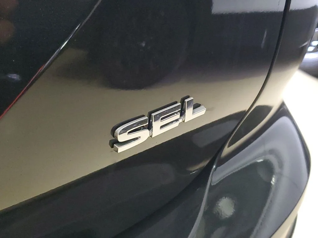 New 2026 Black Mitsubishi SEL image 9