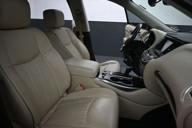 Used 2019 Black INFINITI LUXE image 22