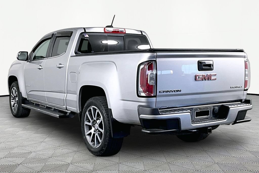 Used 2017 QUICKSILVER METALLIC GMC 4WD Denali image 4