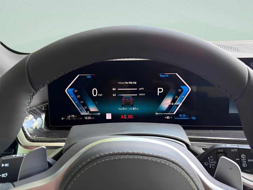 New 2026 Manhattan Green Metallic BMW xDrive50e image 15