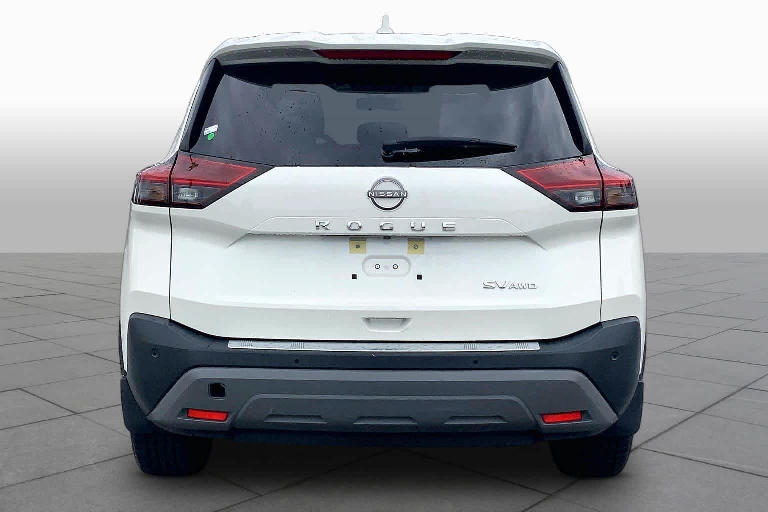 Used 2023 Pearl White Tricoat Nissan SV image 5