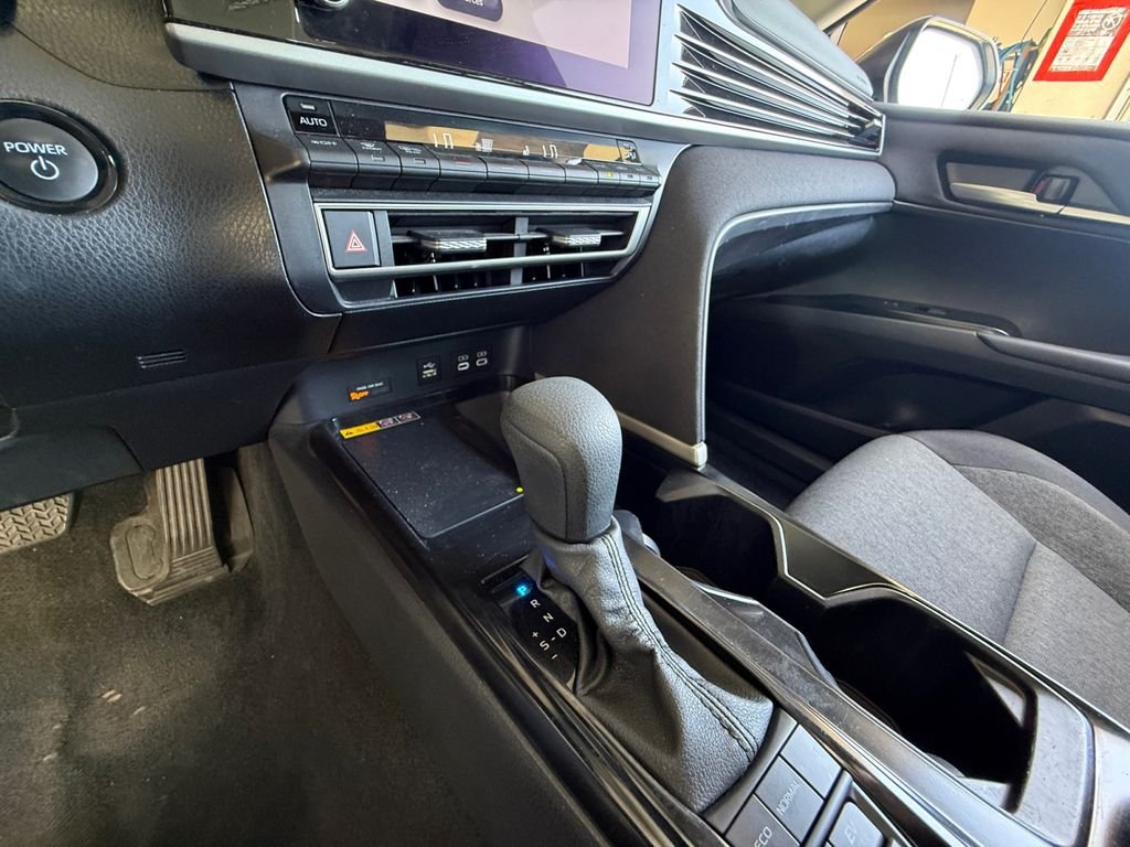 Used 2025 Silver Toyota LE image 22
