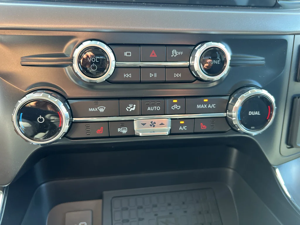 New 2026 Oxford White Ford XLT image 18