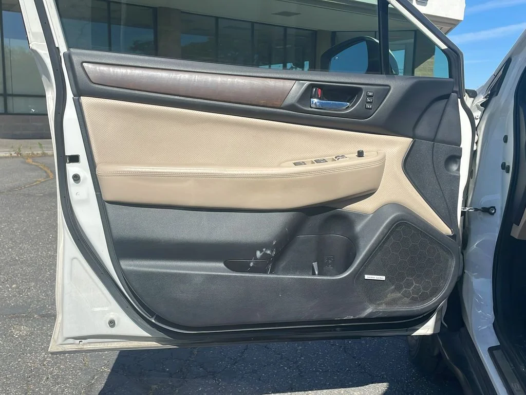 Used 2015 Crystal White Pearl Subaru 2.5i Limited image 11
