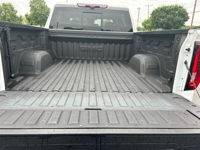 Used 2025 White GMC AT4 image 9