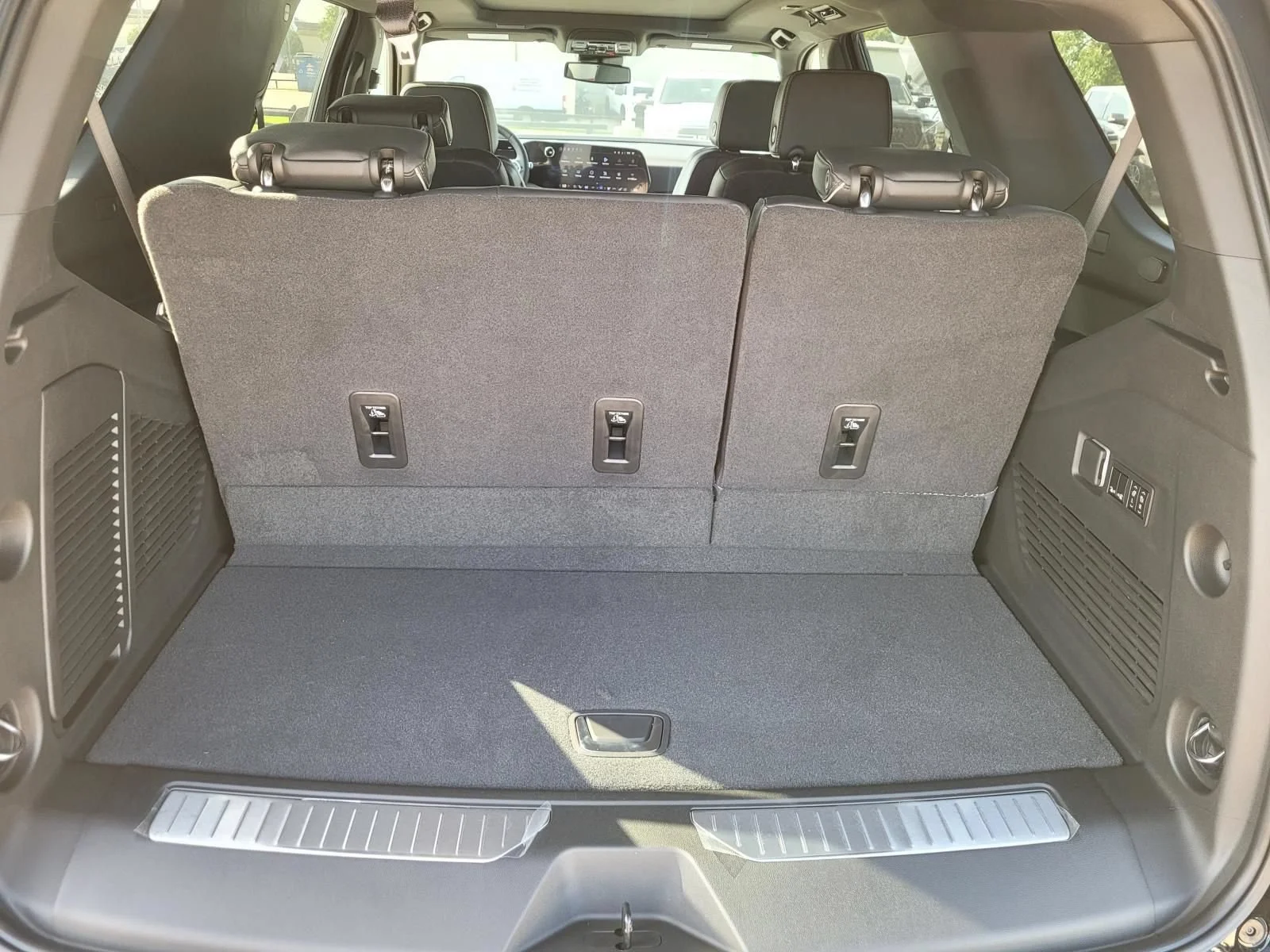 2026 Chevrolet Tahoe Premier - Photo 8