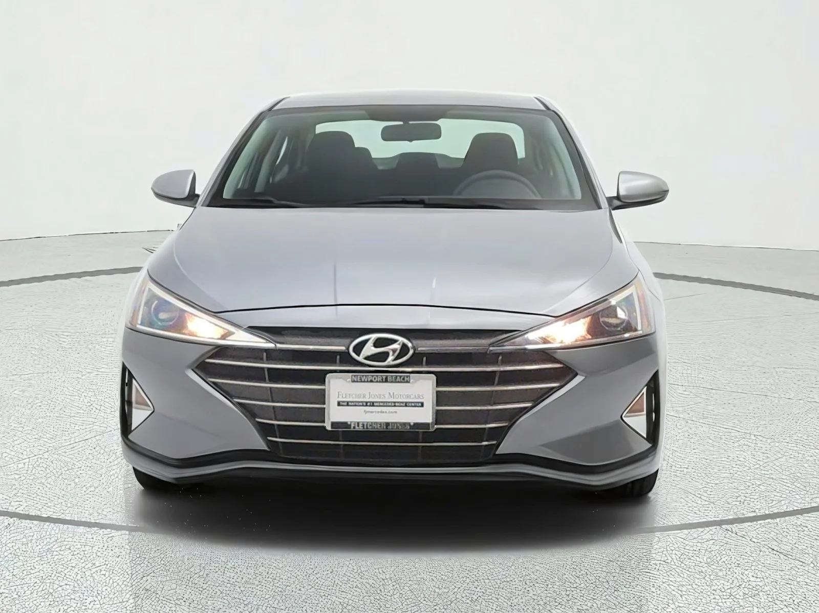 Used 2019 Galactic Gray Hyundai SE Auto image 2
