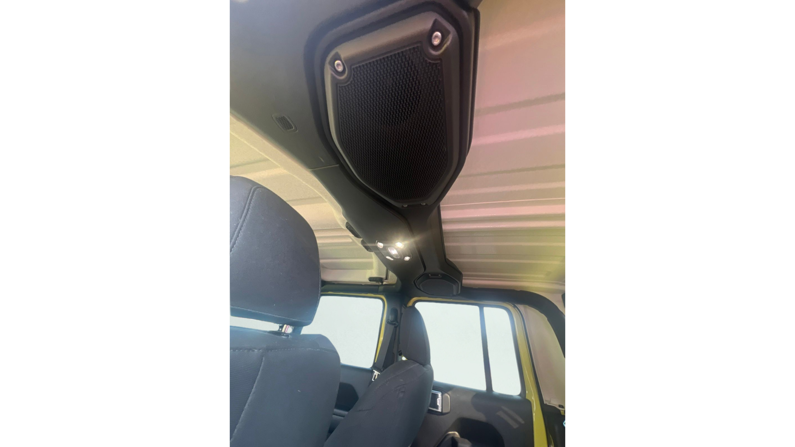 Used 2023 High Velocity Clearcoat Jeep Sport S image 10