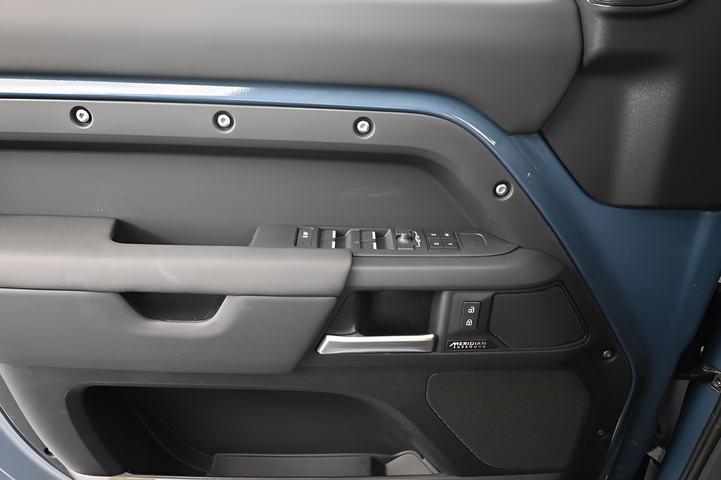 New 2026 Blue Land Rover X-Dynamic SE image 11