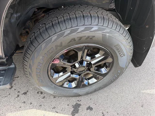Used 2018 Gray Toyota SR5 Premium image 25