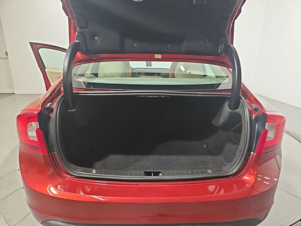 Used 2013 Red Volvo  image 22
