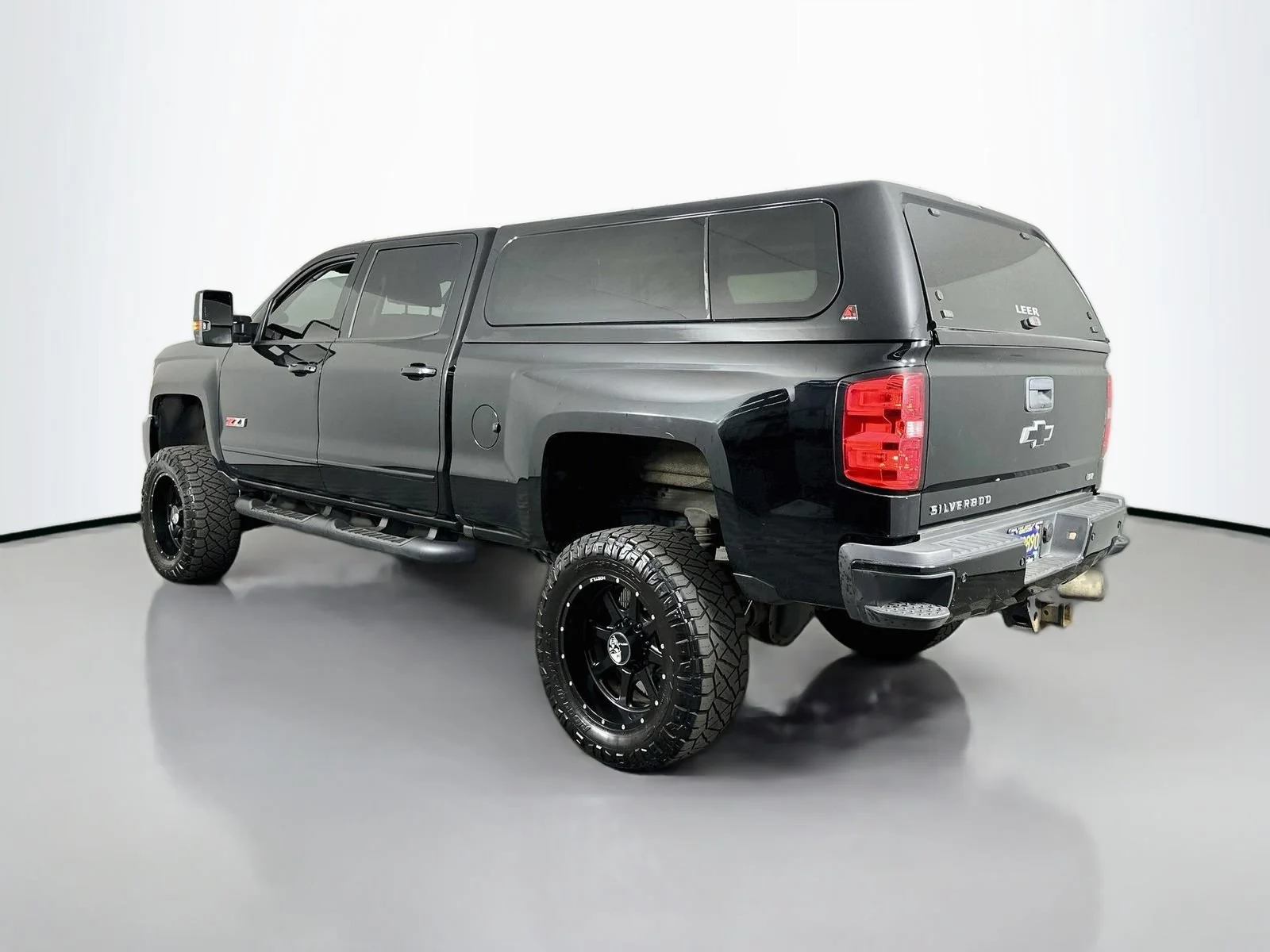 Used 2019 BLACK Chevrolet LTZ image 6