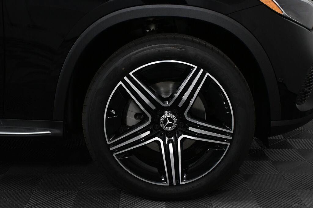 New 2027 Black Mercedes-Benz GLC 300 image 72