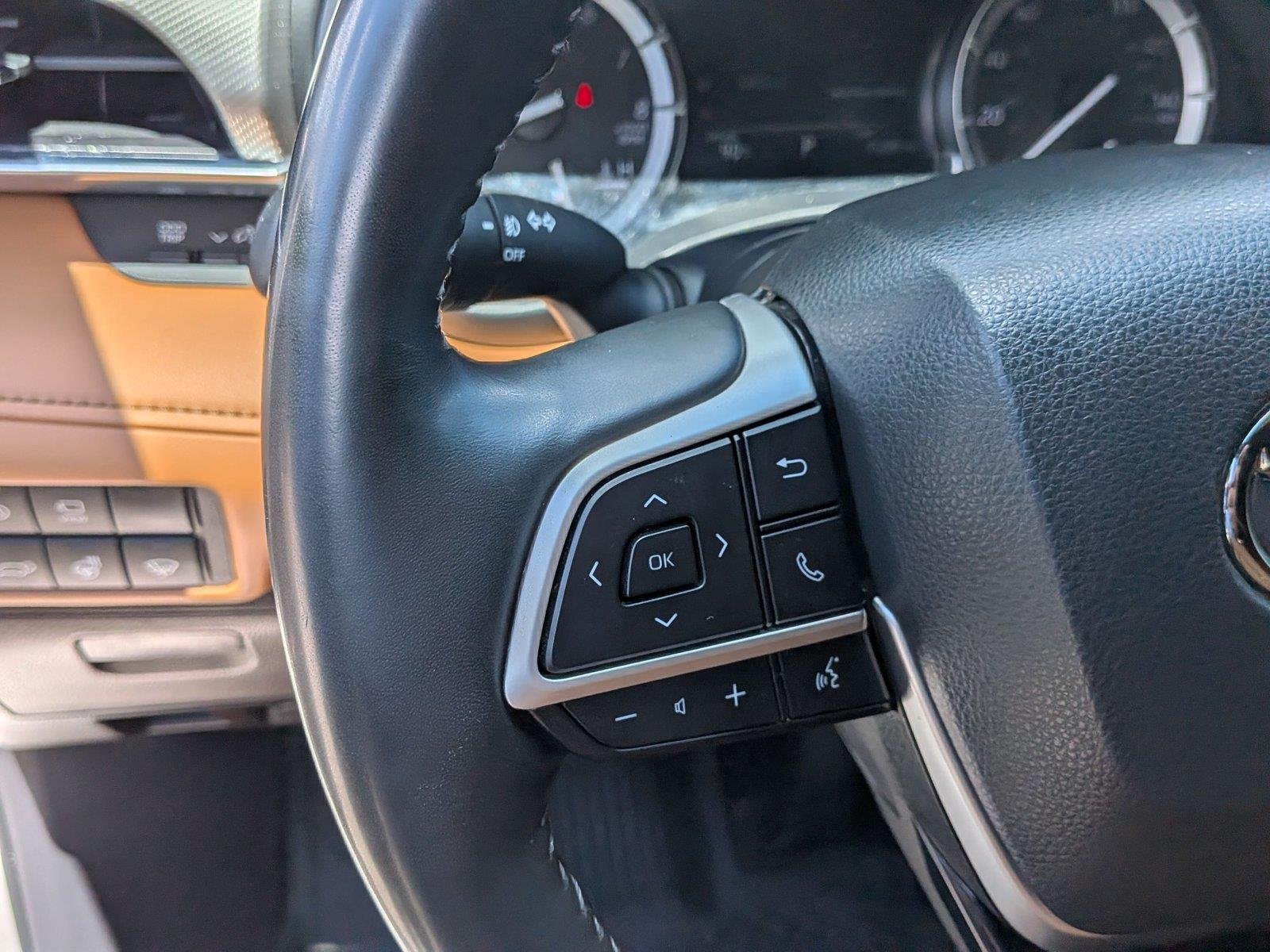 Used 2022 Wind Chill Pearl Toyota Platinum image 18