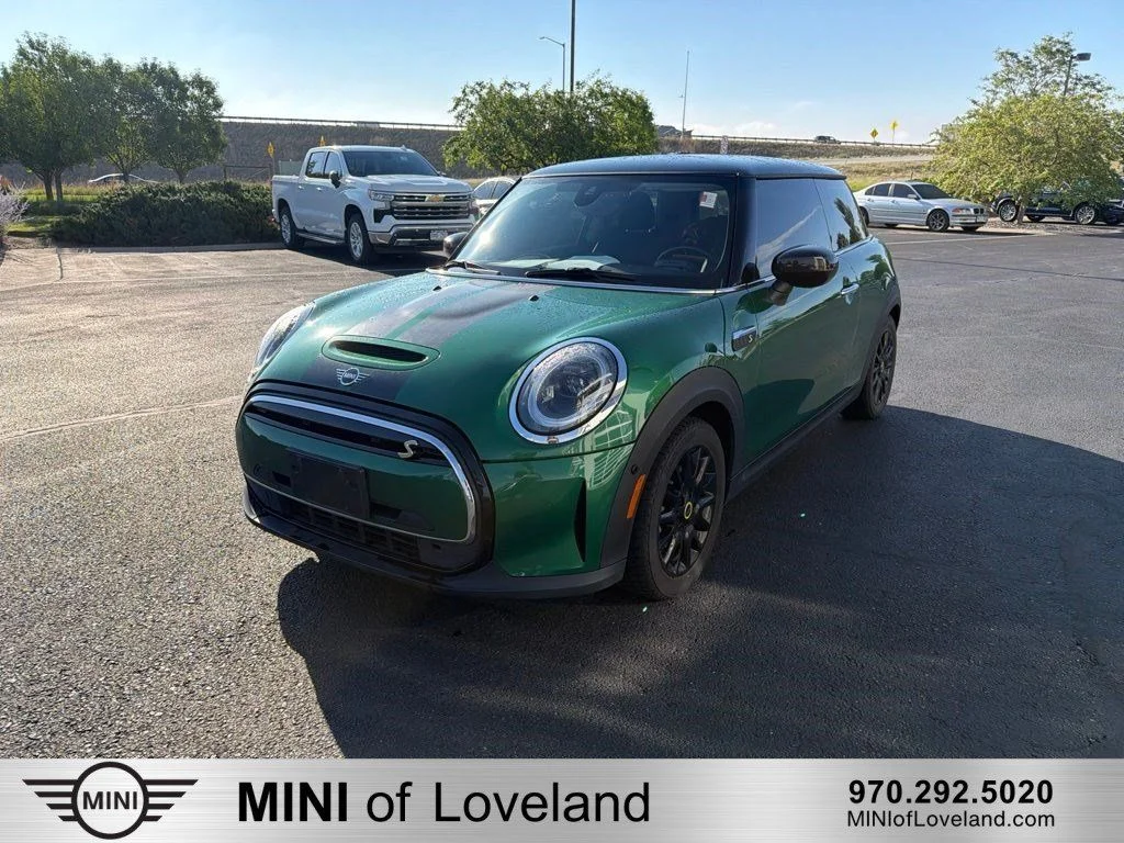 2022 MINI Hardtop Cooper SE's photo