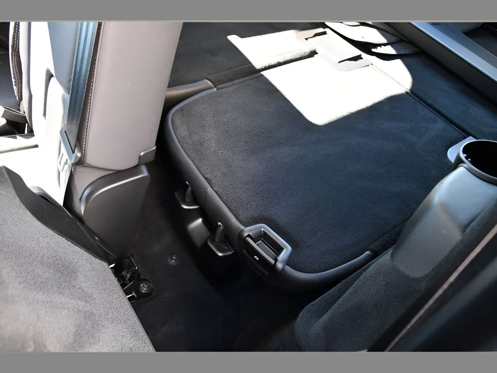 Used 2023 Onyx Black Metallic Volvo Ultimate image 17