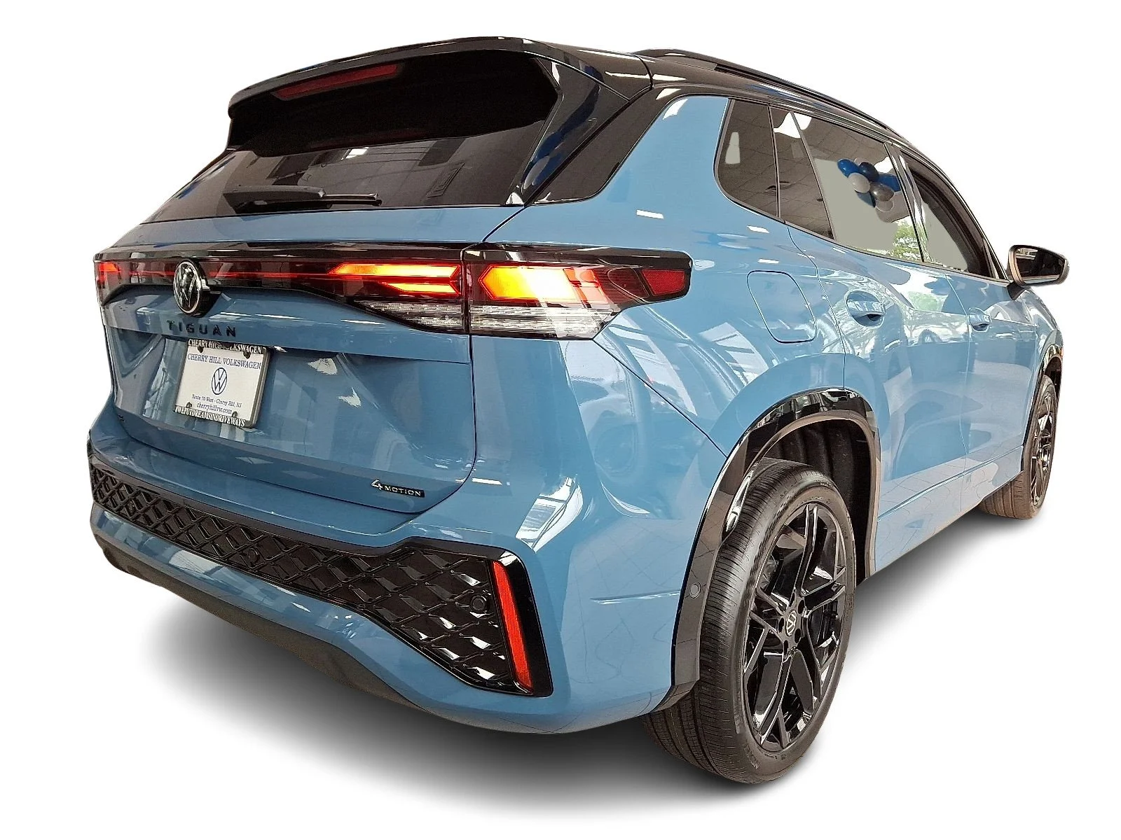 New 2026 Monterey Blue w/Deep Black Roof - U12T Volkswagen SE R-Line Black image 4