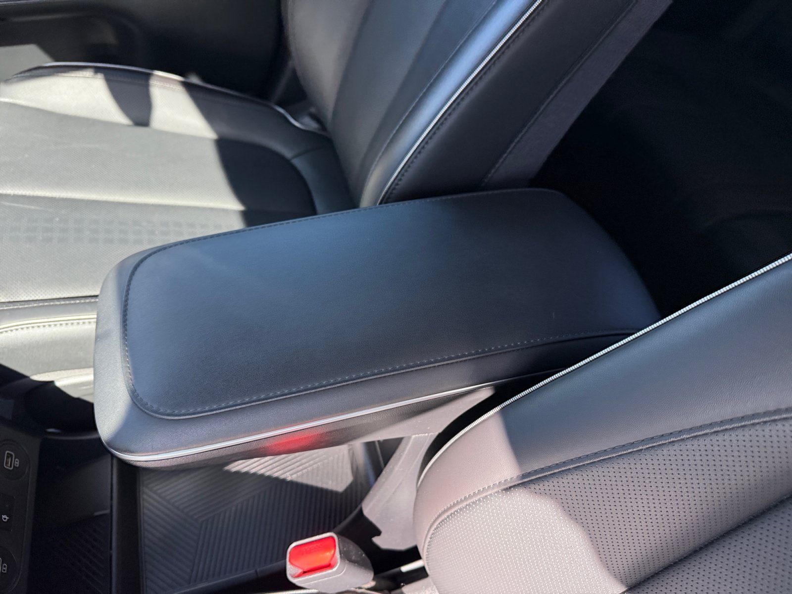 Used 2024 White Hyundai Limited image 14