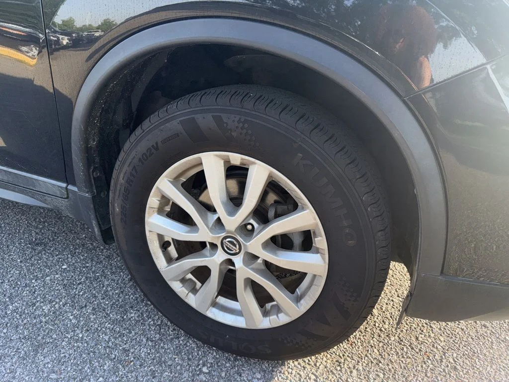 Used 2018 Black Nissan SV image 5