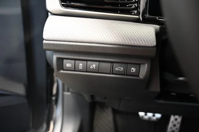 2026 Toyota Camry SE - Photo 25